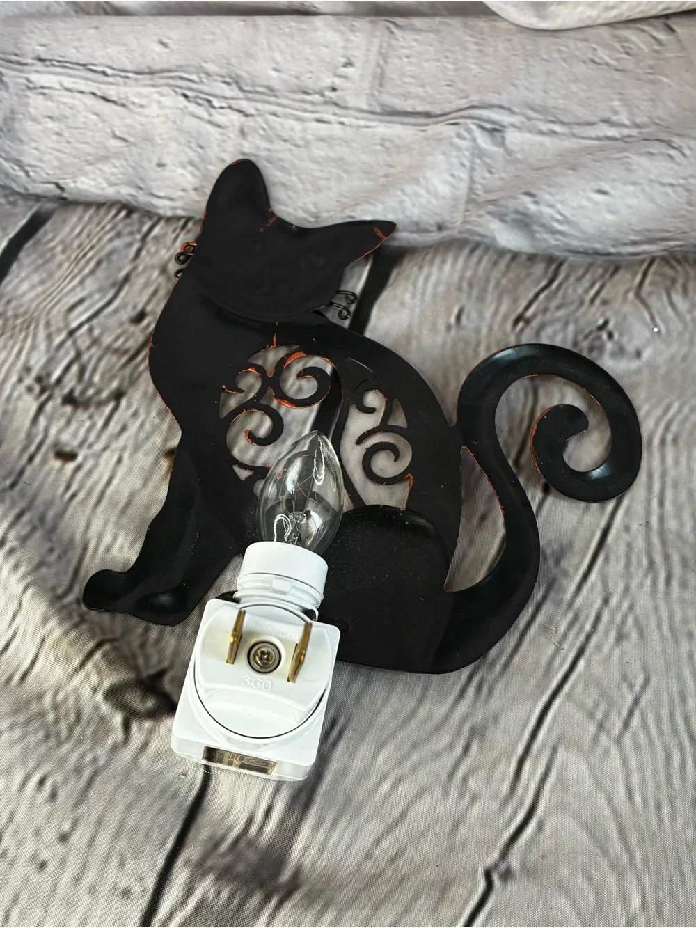 Whimsical Rustic Metal Orange Cat Lover Wall Plug In Decorative Night Light GUC